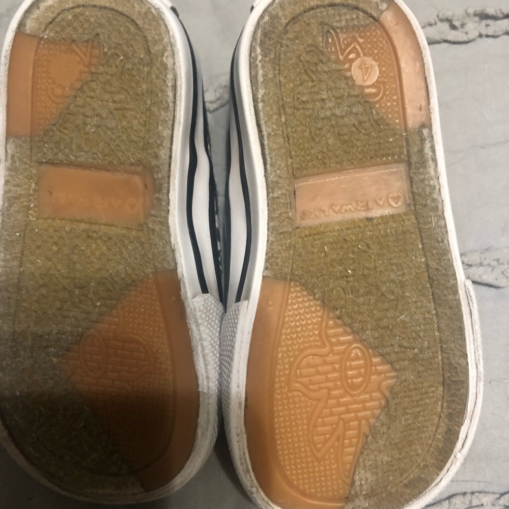 Toddler Airwalk skate shoes size 4 nice - Picture 4 of 4